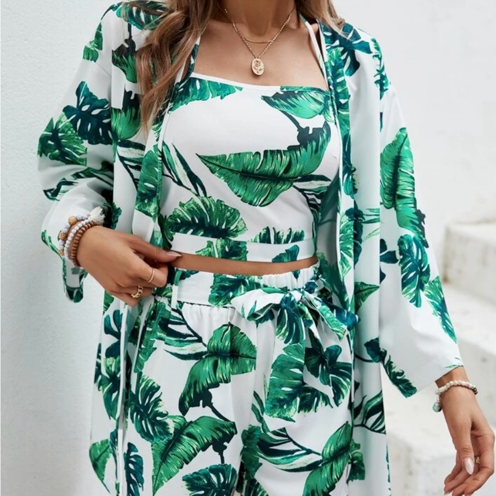 Tropical Leaf Print Short Set - Picture 3 of 12